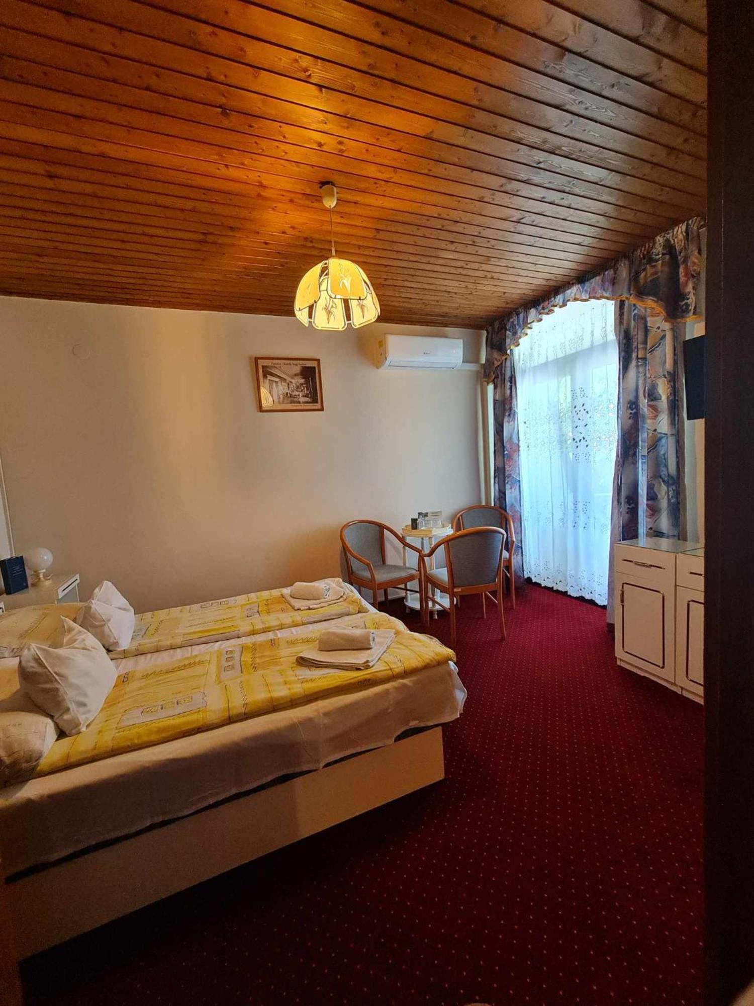 קסזטלי Steinhaus Bed & Breakfast מראה חיצוני תמונה
